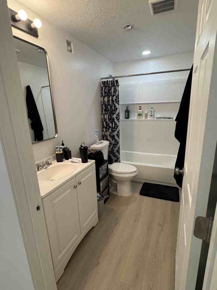 1989 E Chickadee Dr - Photo 5 of 9