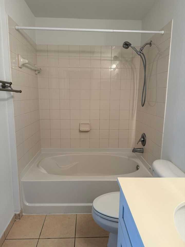 6001 Sw 70th St #451ROOM1 - Photo 4 of 16