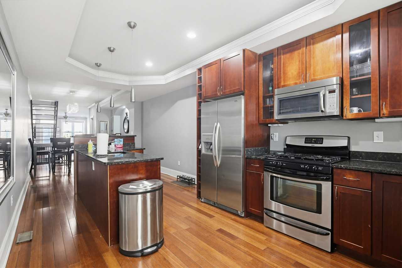 2725 Fait Ave - Photo 4 of 29