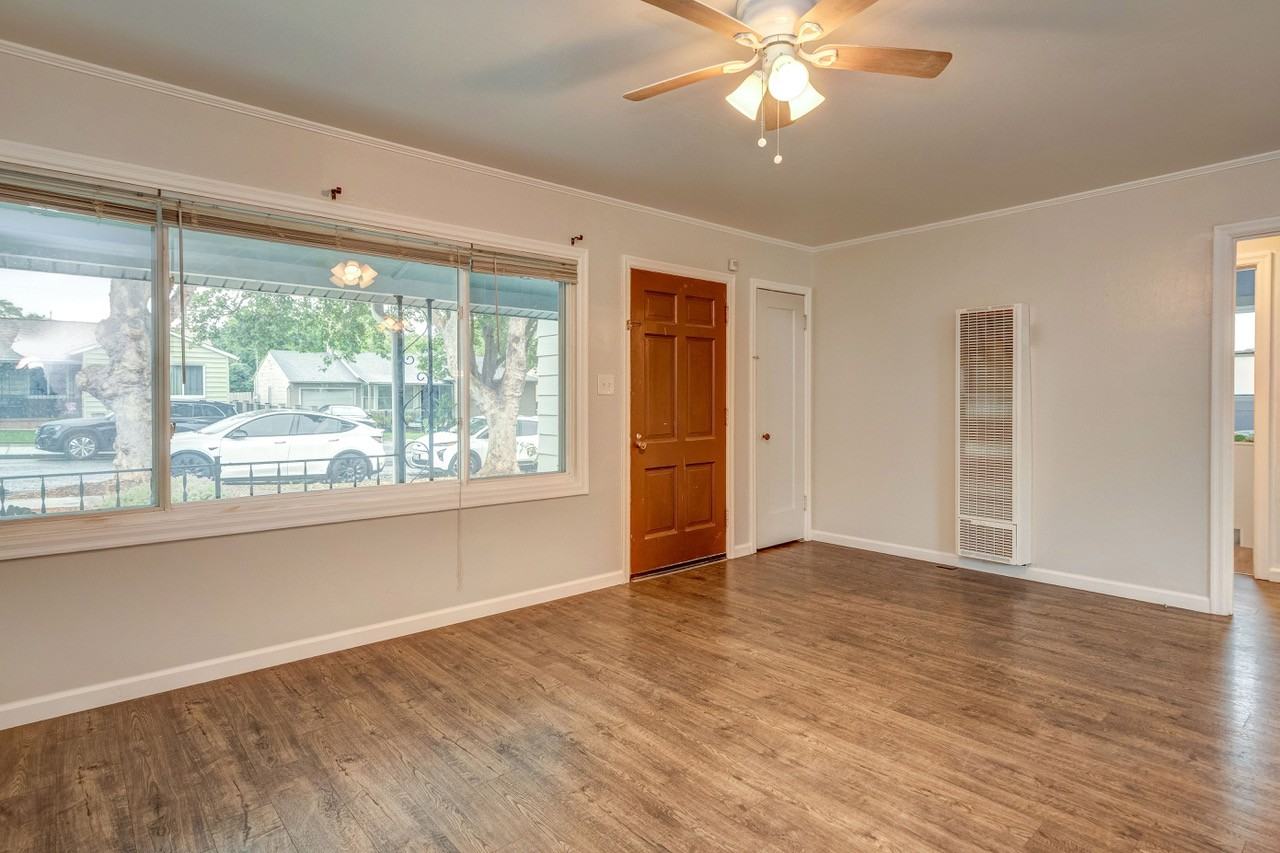 566 Russell St #NA - Photo 4 of 14