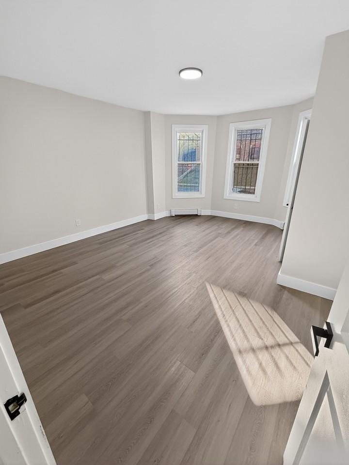 112 Milford Ave #A - Photo 3 of 7