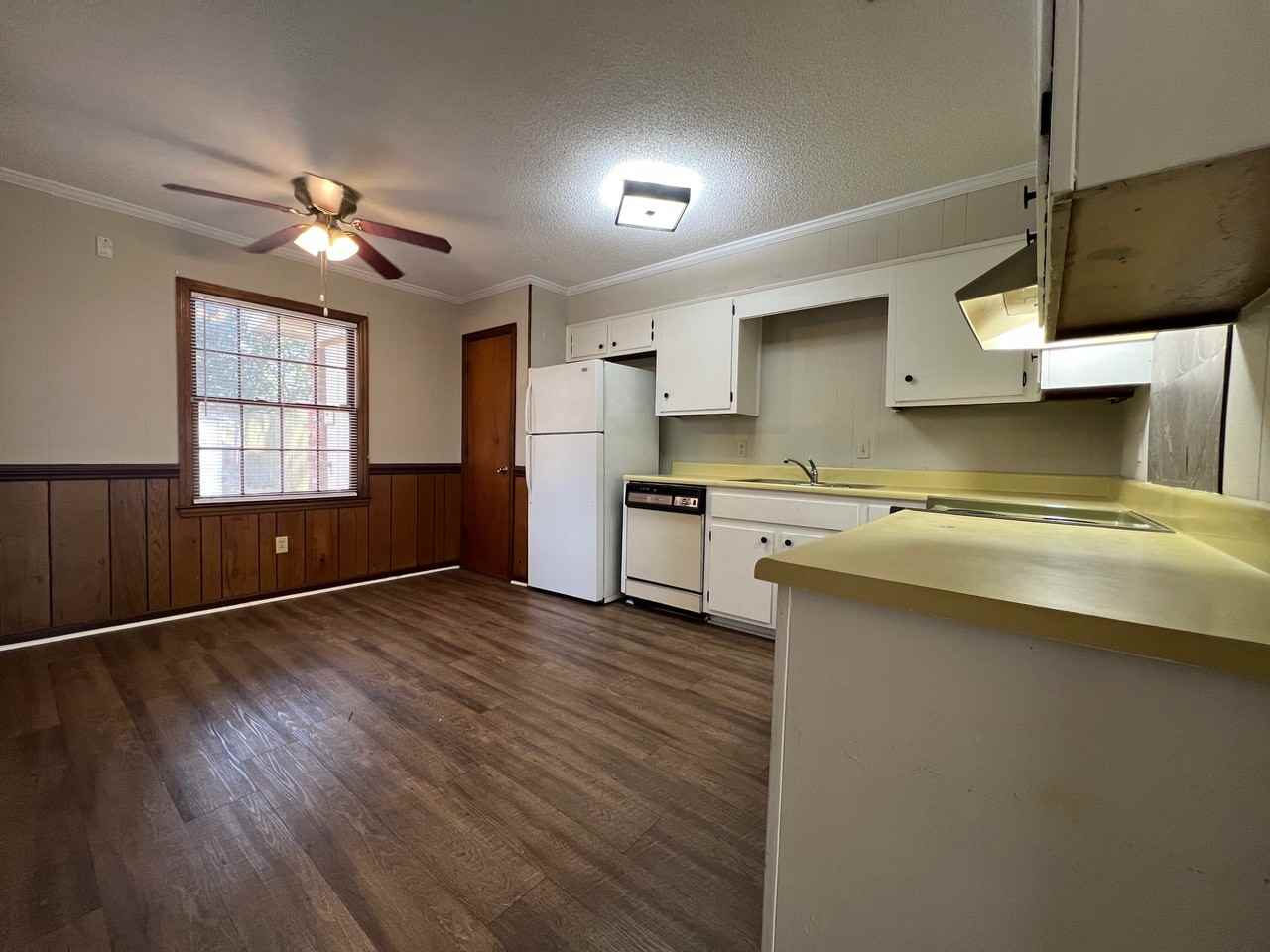 210 Henderson St #210B - Photo 3 of 6