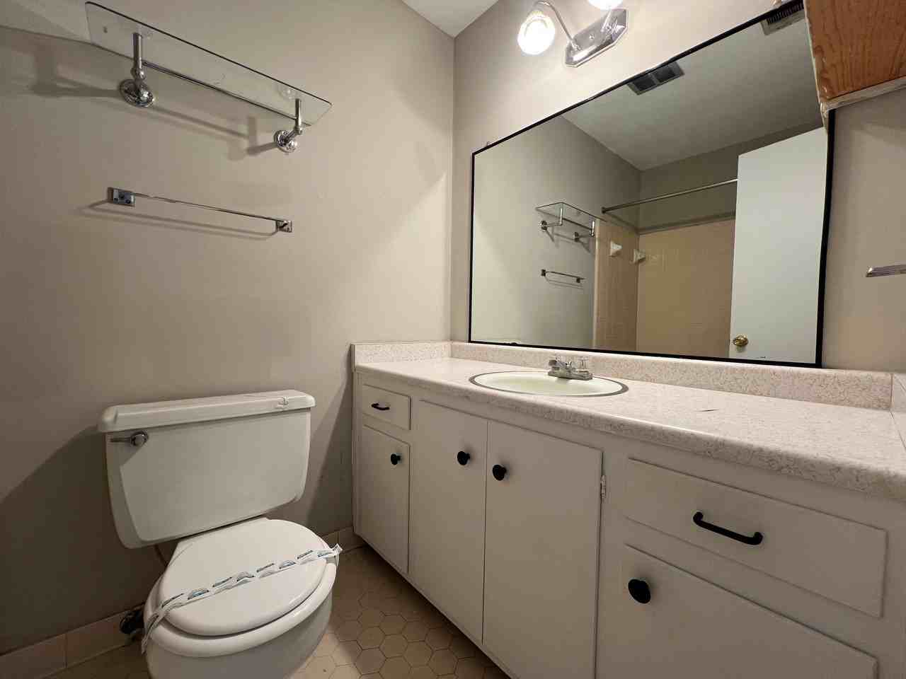 210 Henderson St #210B - Photo 5 of 6