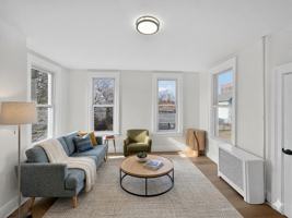 featured image of 460 William St #2