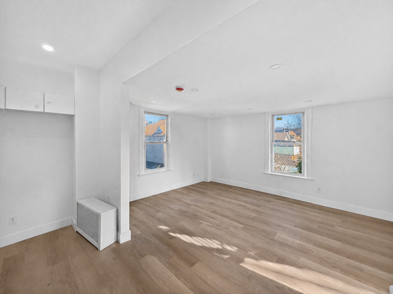 460 William St #2 - Photo 5 of 31