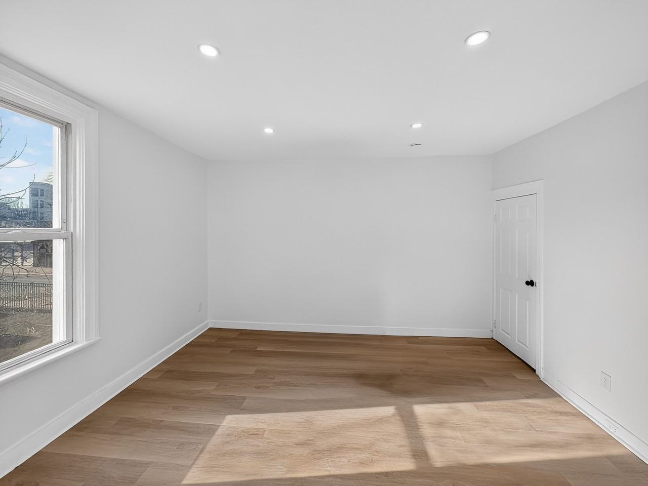 460 William St #2 - Photo 7 of 31