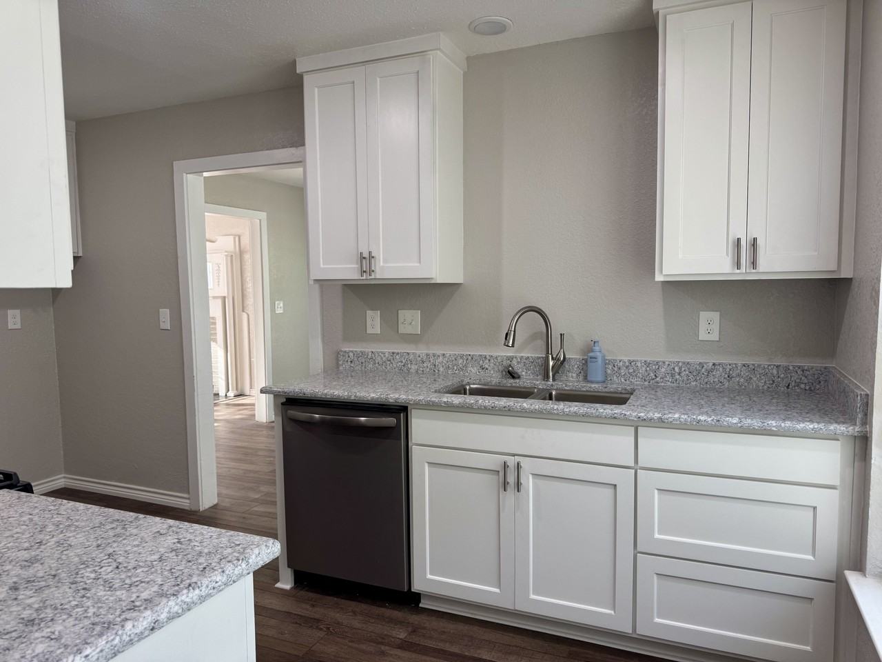 616 N Pacific St #NA - Photo 2 of 9