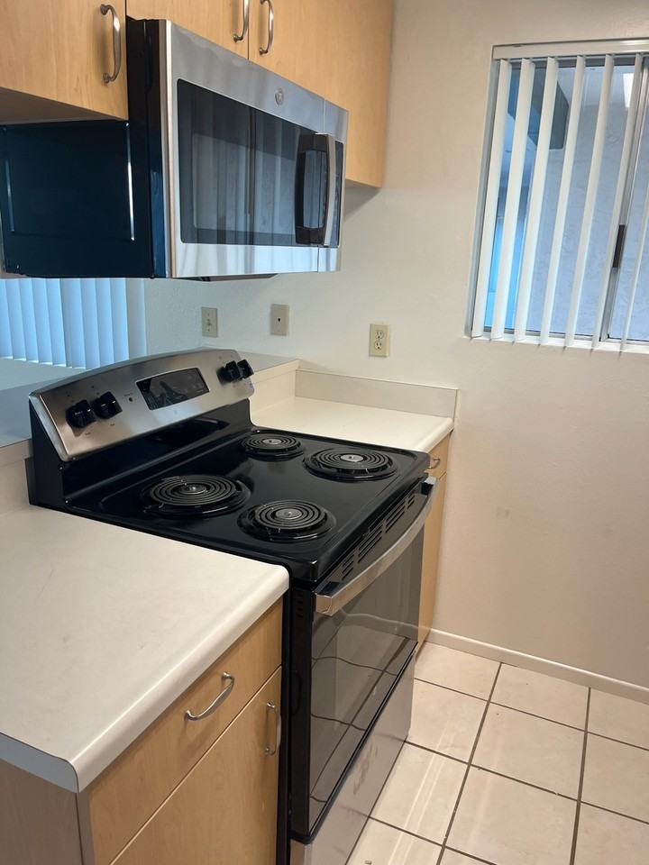 3316 Harding St #7 - Photo 7 of 10