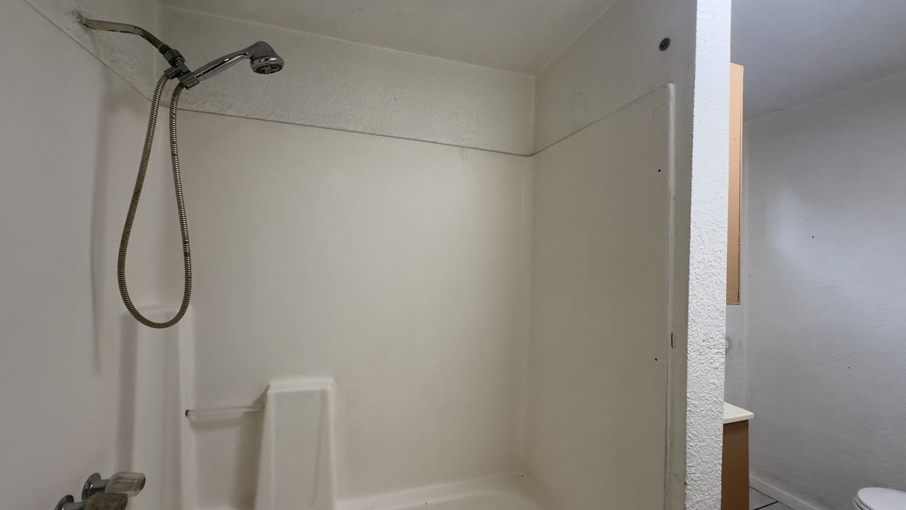1387 E 49th St, Los Angeles, Ca 90011 #1 - Photo 2 of 11