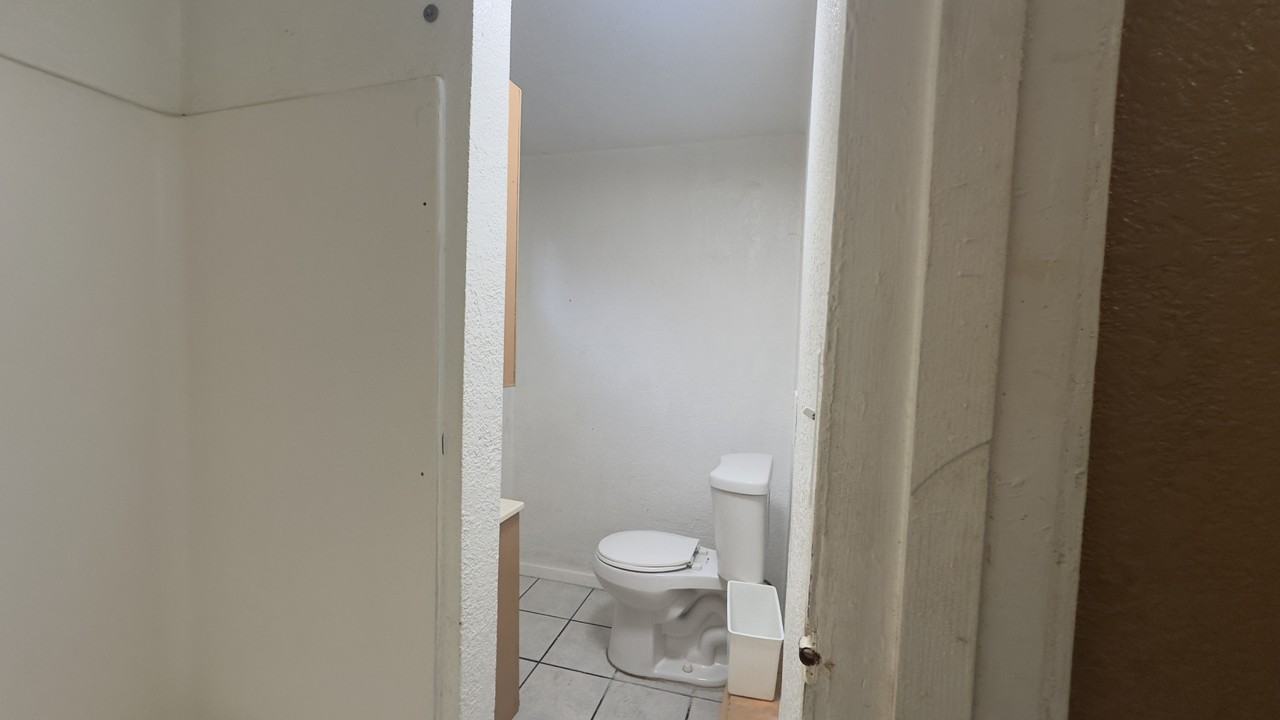 1387 E 49th St, Los Angeles, Ca 90011 #1 - Photo 3 of 11