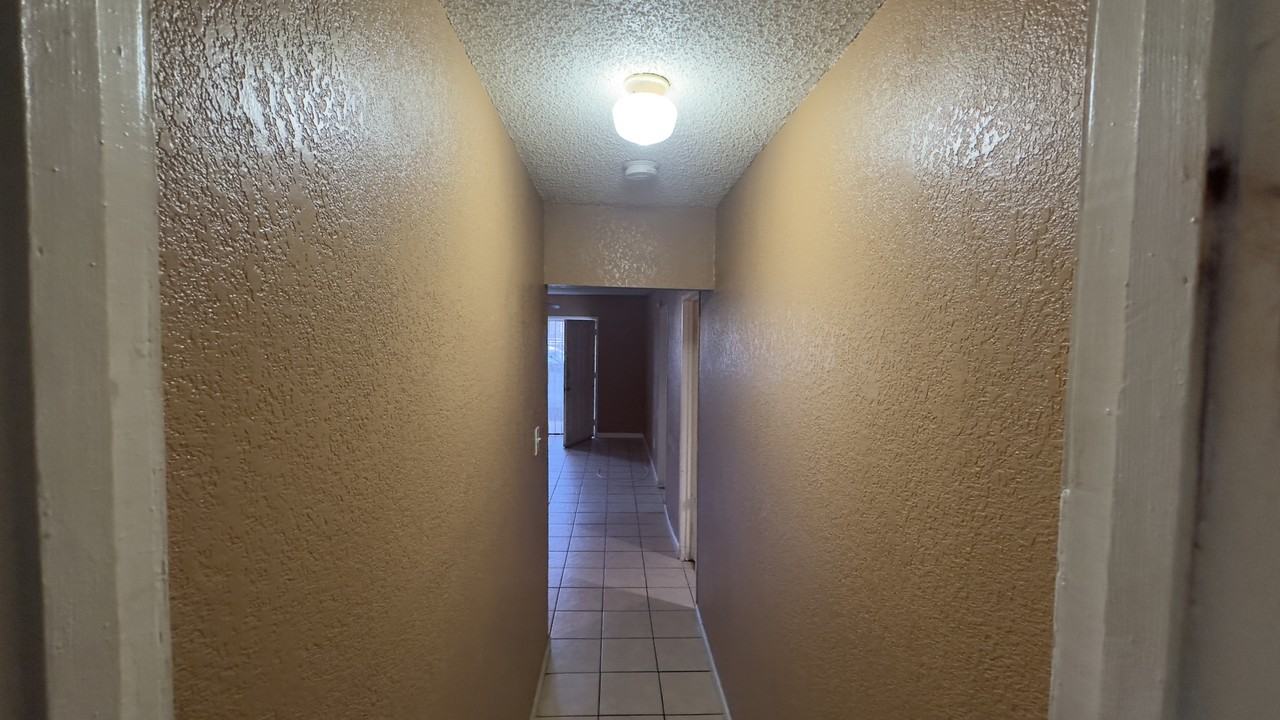 1387 E 49th St, Los Angeles, Ca 90011 #1 - Photo 4 of 11
