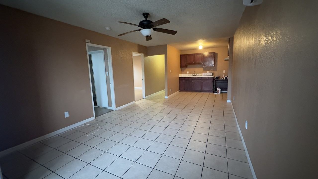 1387 E 49th St, Los Angeles, Ca 90011 #1 - Photo 6 of 11