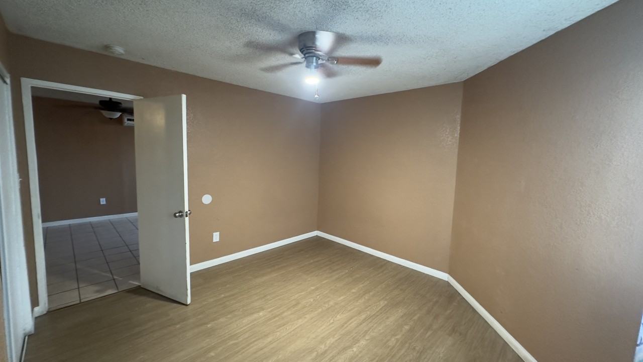 1387 E 49th St, Los Angeles, Ca 90011 #1 - Photo 7 of 11