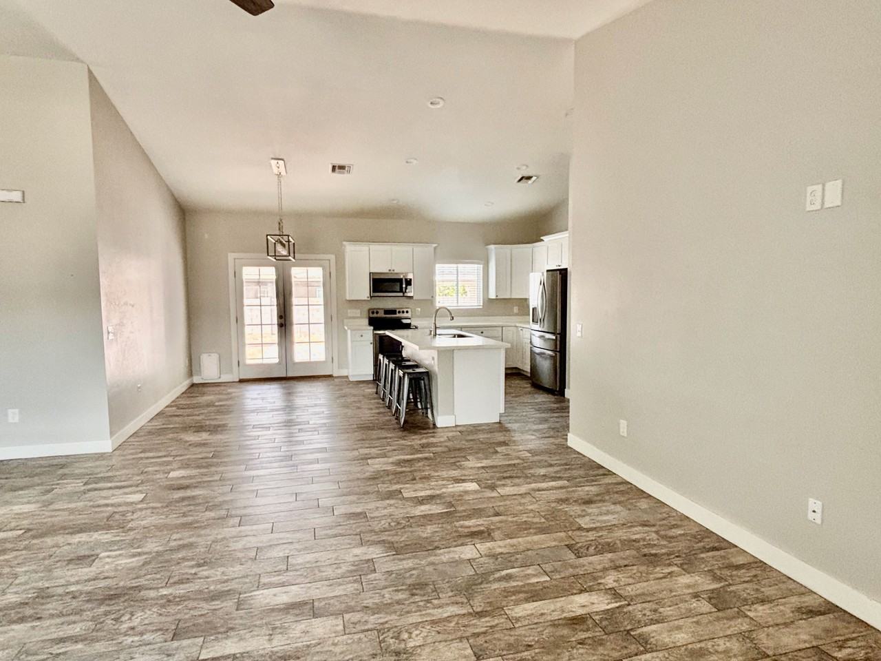 526 Heritage Cir #NA - Photo 3 of 19