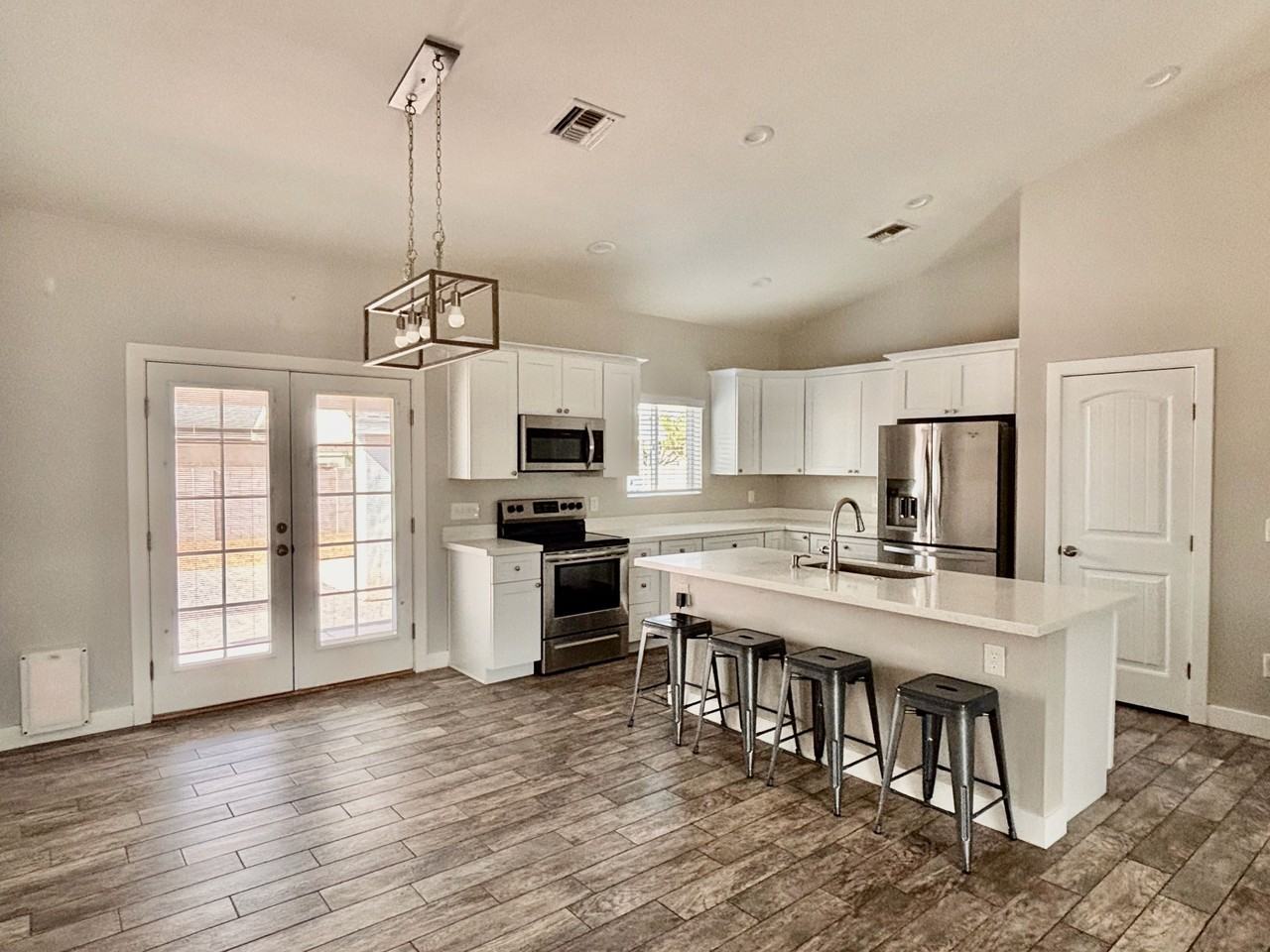 526 Heritage Cir #NA - Photo 4 of 19