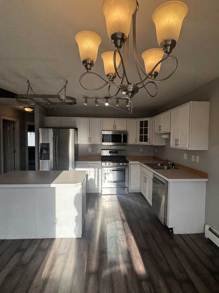 1674 Woodroe Ln #14 - Photo 3 of 18