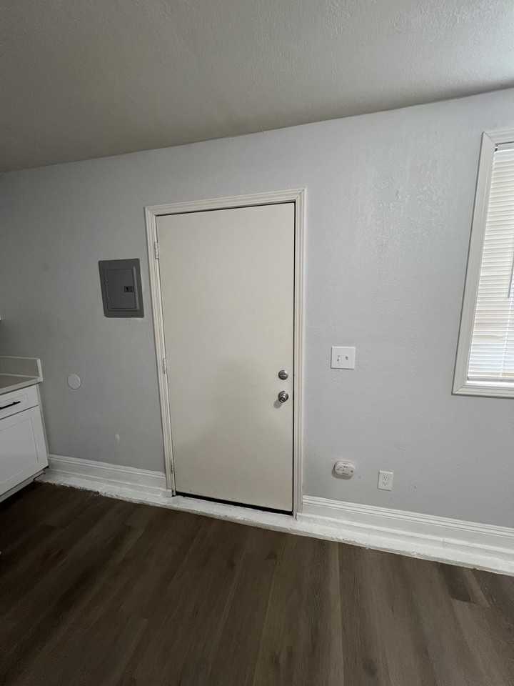 15464 Pomona Rincon Rd #NA - Photo 6 of 13