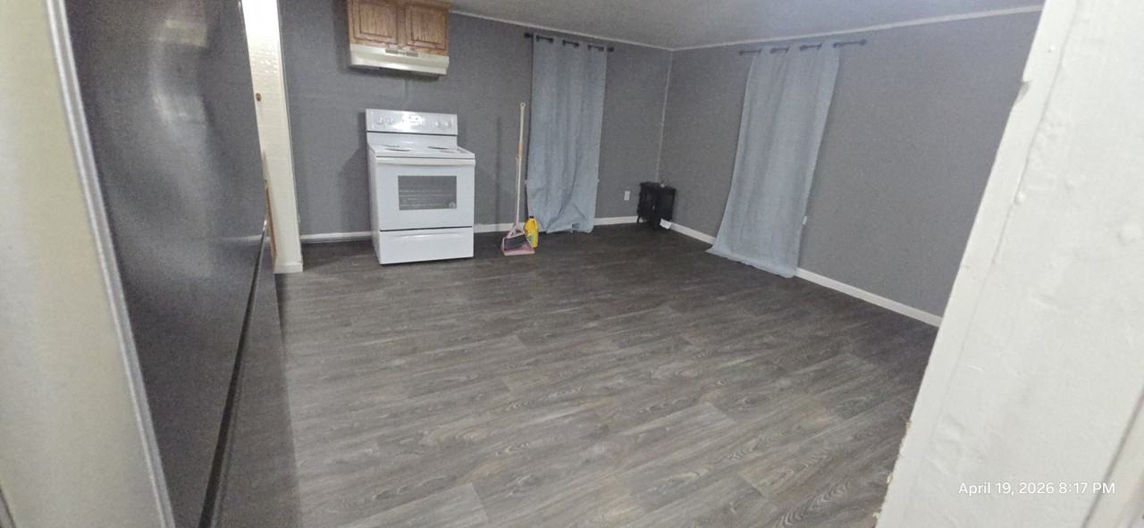 507 E State St #2ndFL - Photo 2 of 6