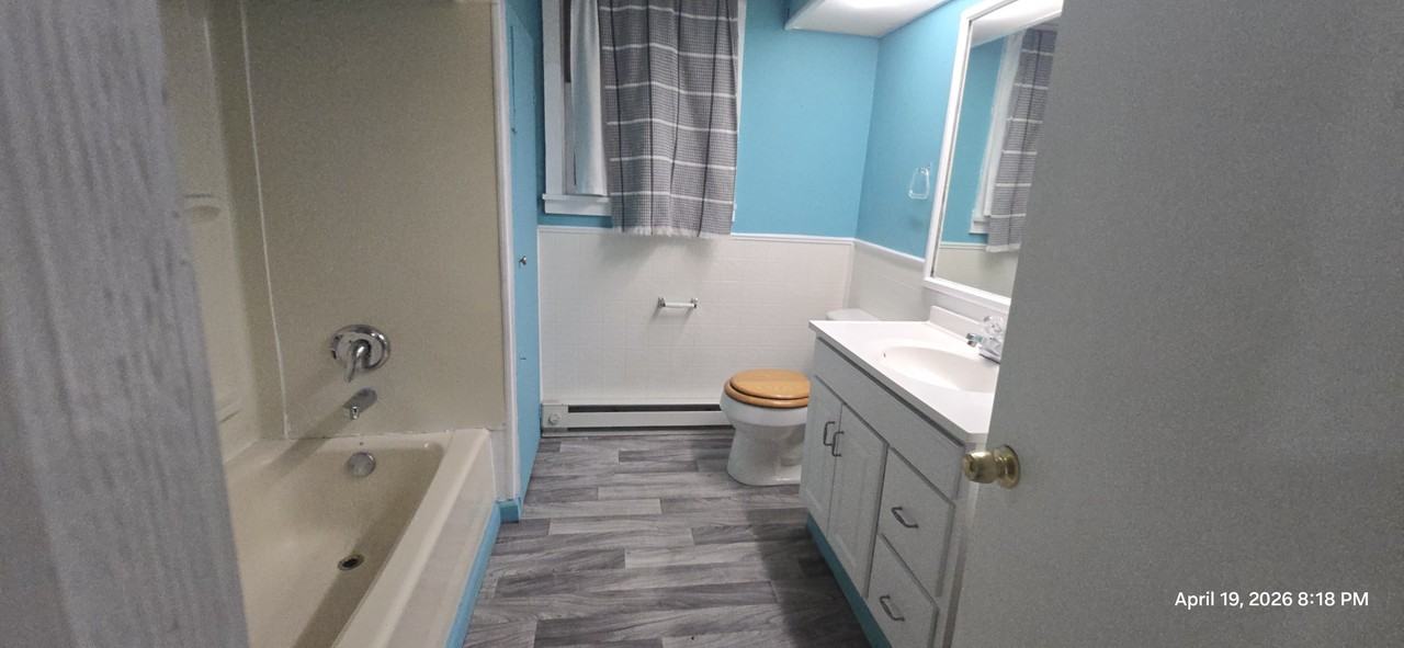 507 E State St #2ndFL - Photo 4 of 6