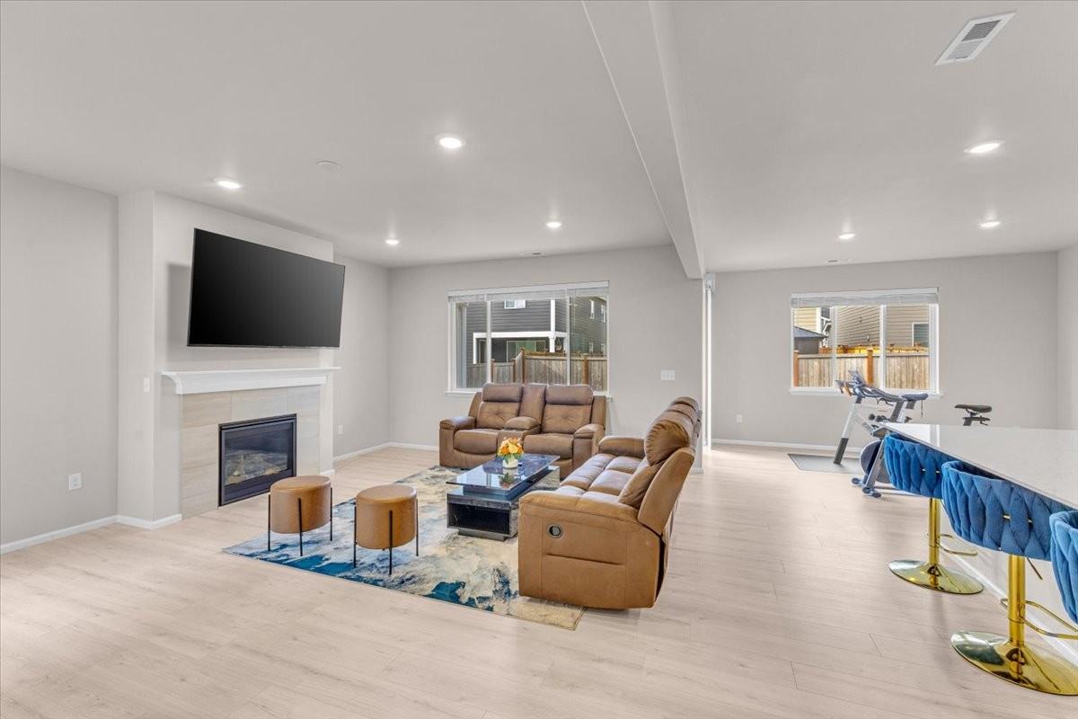 1521 10th Pl #NA - Photo 5 of 37