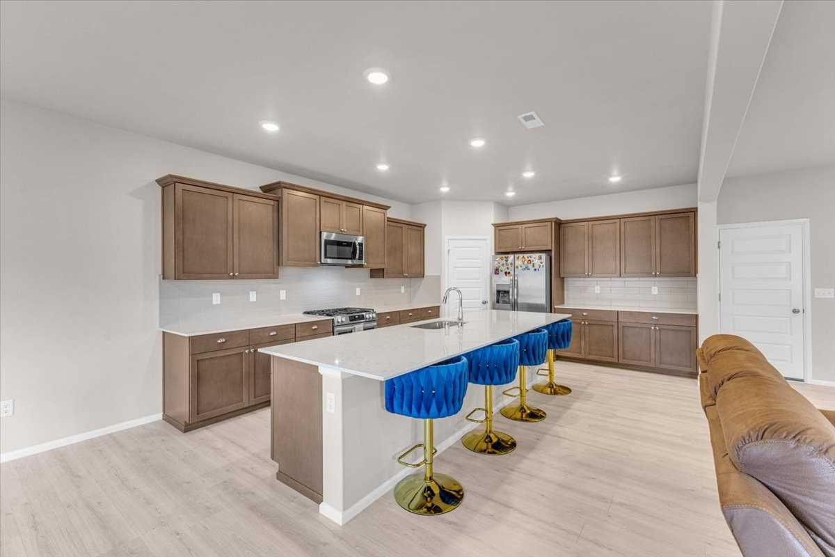 1521 10th Pl #NA - Photo 7 of 37