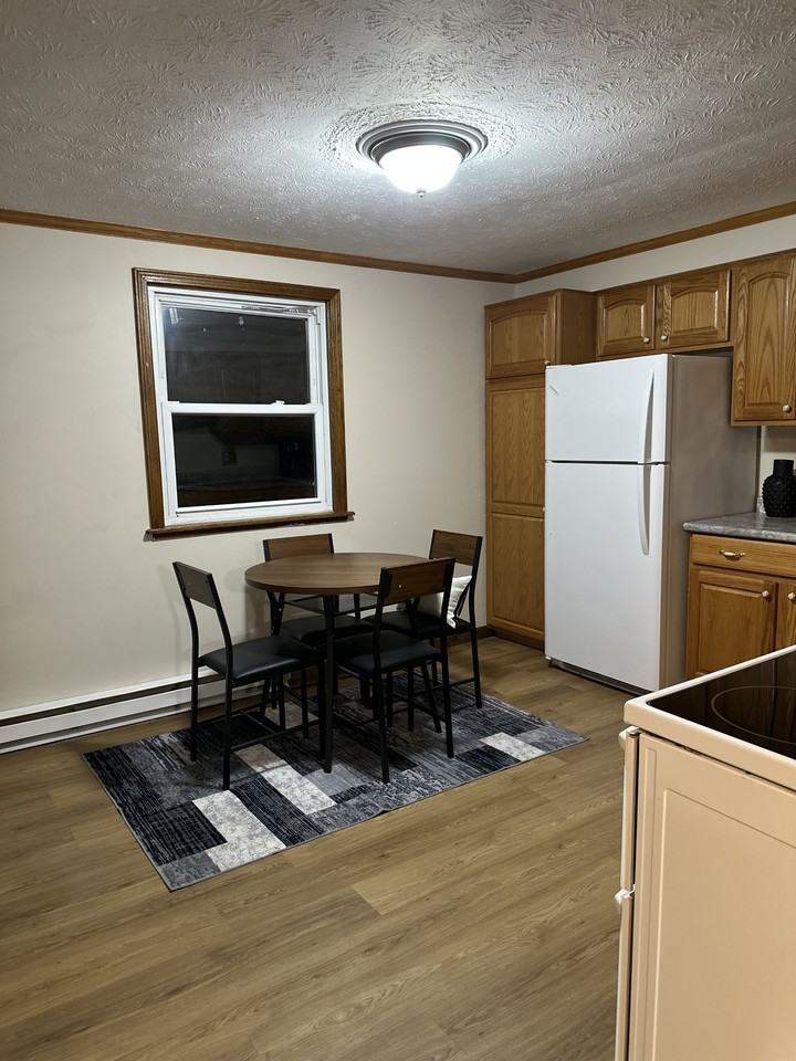 177 25th St Se #NA - Photo 4 of 10