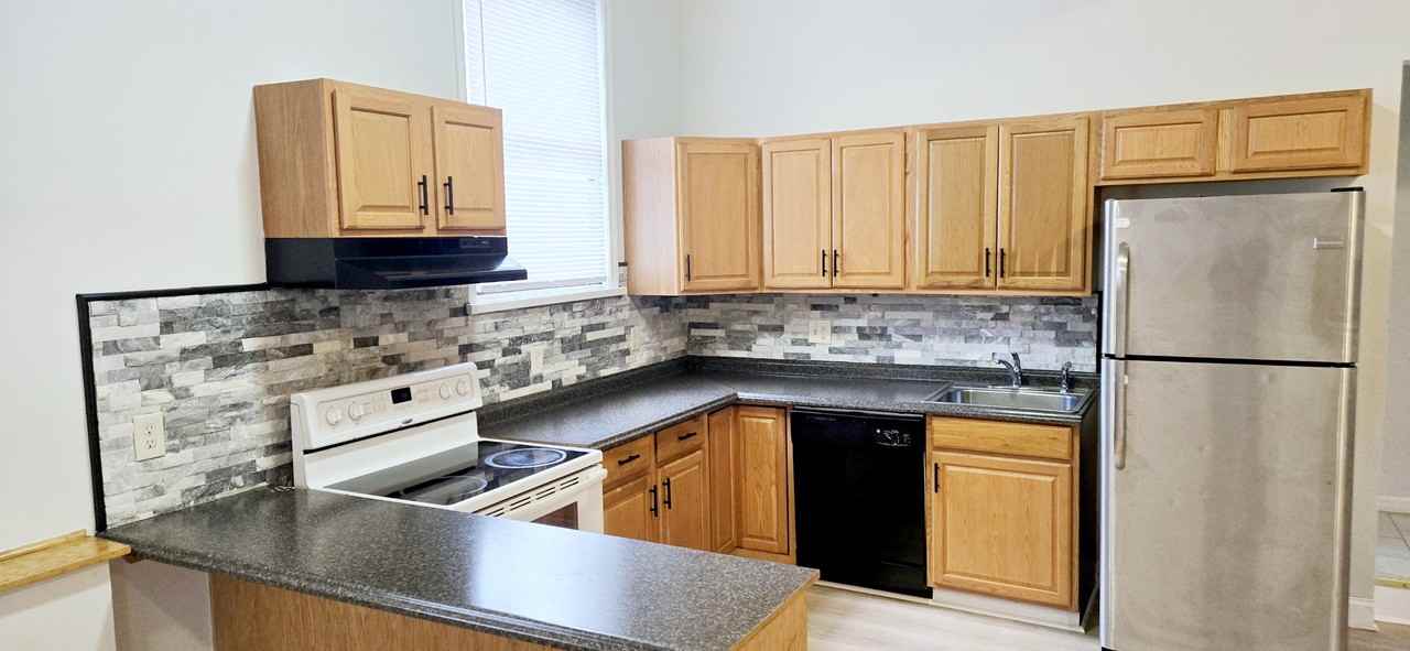 537 Goepp Cir #B - Photo 4 of 20