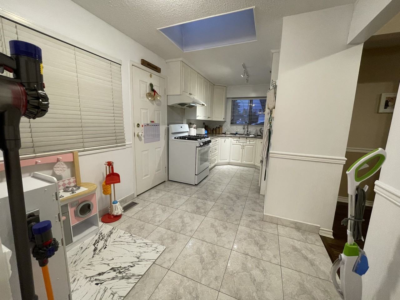 5100 Fulwell Street - Photo 3 of 9