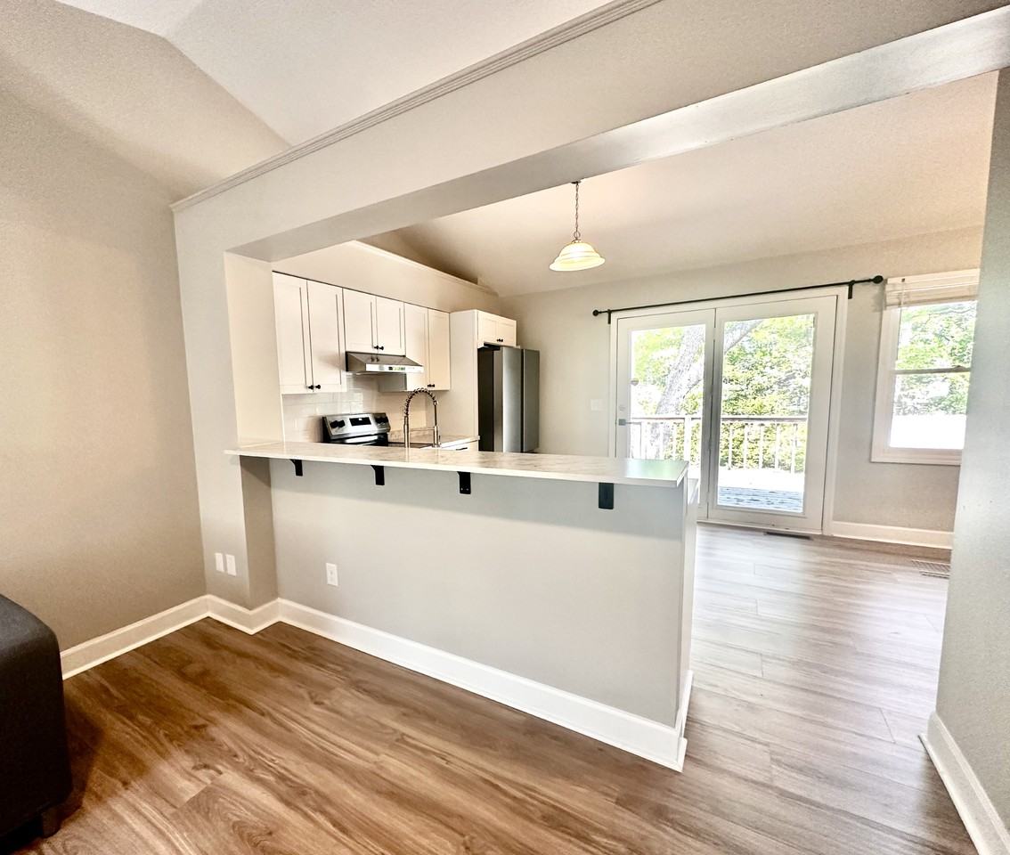 322 Ne 45th St #NA - Photo 4 of 14