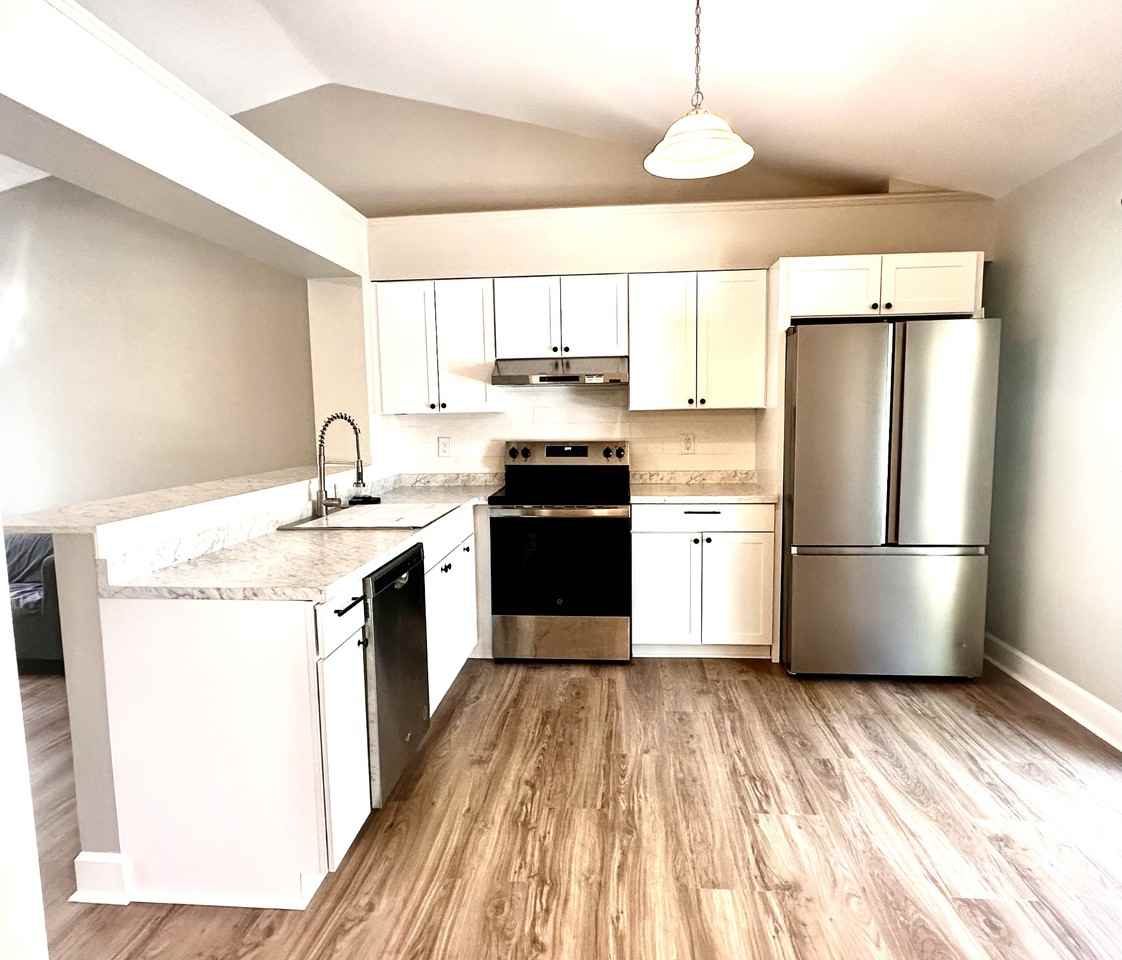 322 Ne 45th St #NA - Photo 5 of 14