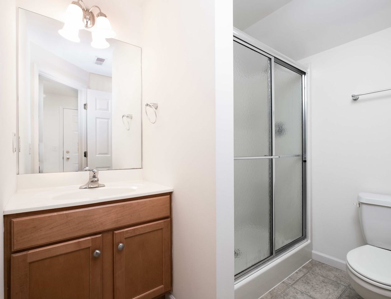 156 Hampden Dr - Photo 4 of 6