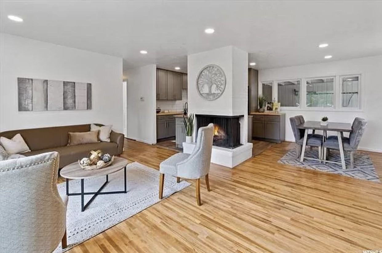 6915 S Brookhill Dr - Photo 3 of 22