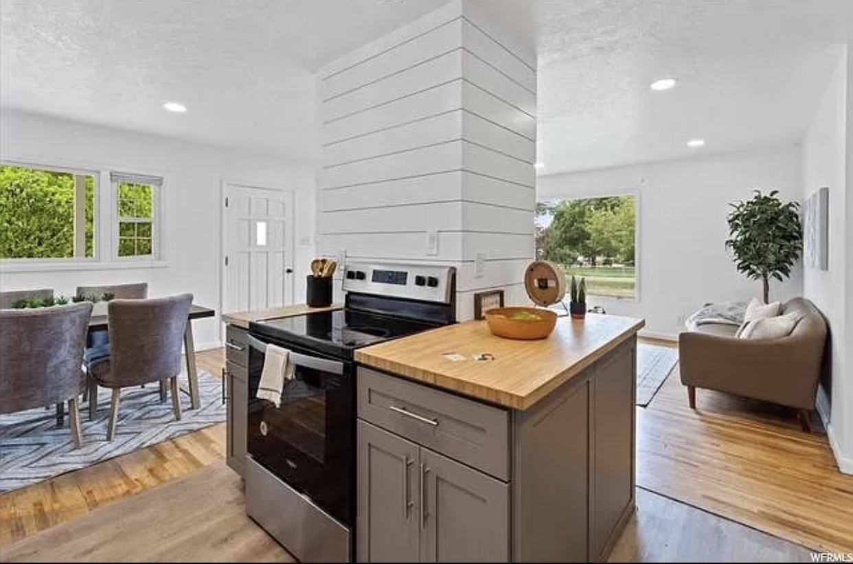 6915 S Brookhill Dr - Photo 6 of 22