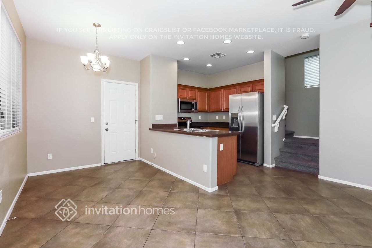 451 S Hawes Rd #13 - Photo 5 of 18