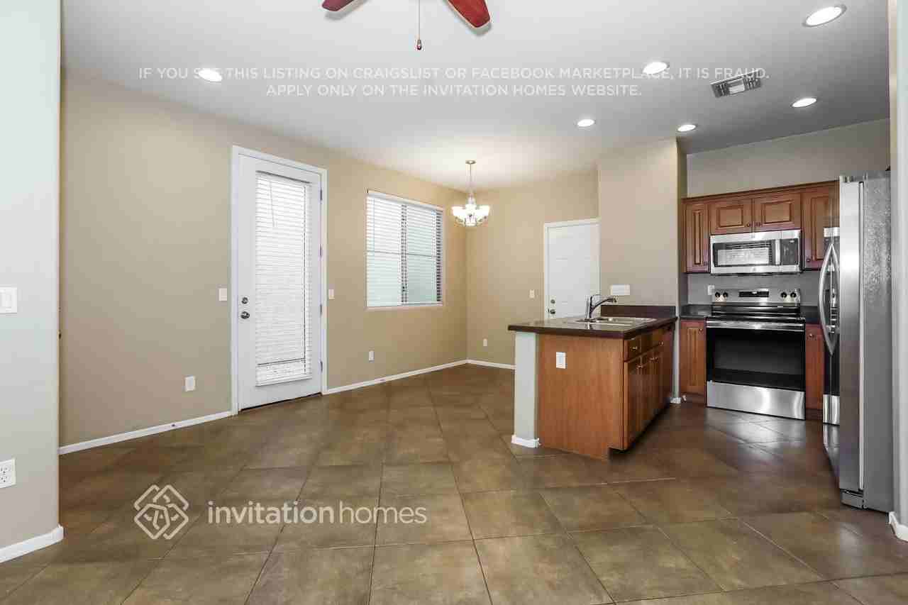 451 S Hawes Rd #13 - Photo 6 of 18
