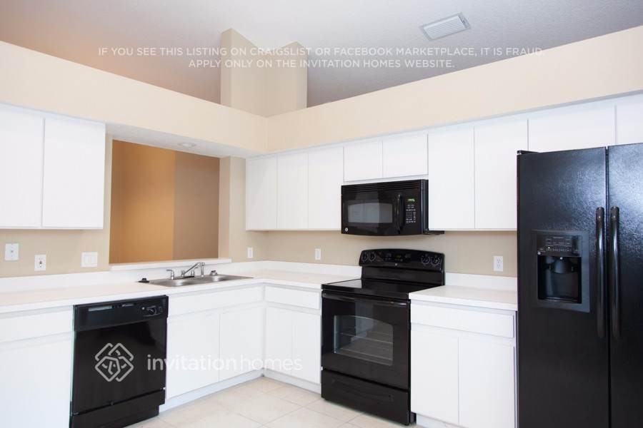 4609 Rockingchair Dr - Photo 4 of 23