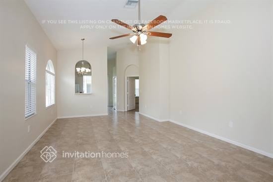 2110 Ne 37th Rd - Photo 2 of 13