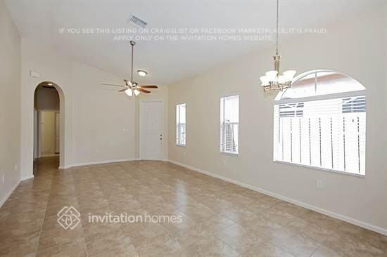 2110 Ne 37th Rd - Photo 3 of 13