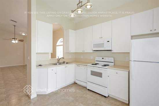 2110 Ne 37th Rd - Photo 6 of 13