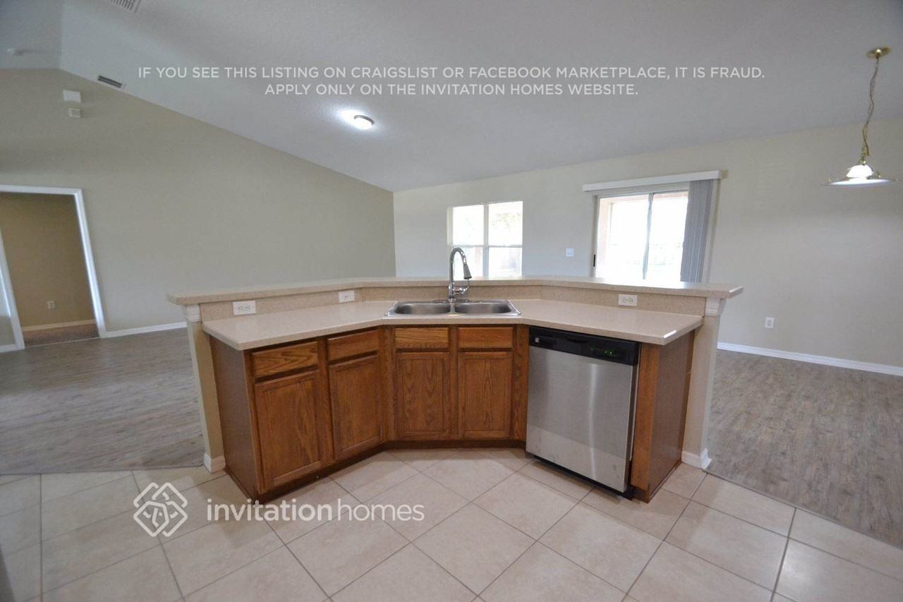 20216 Marlin St - Photo 5 of 13