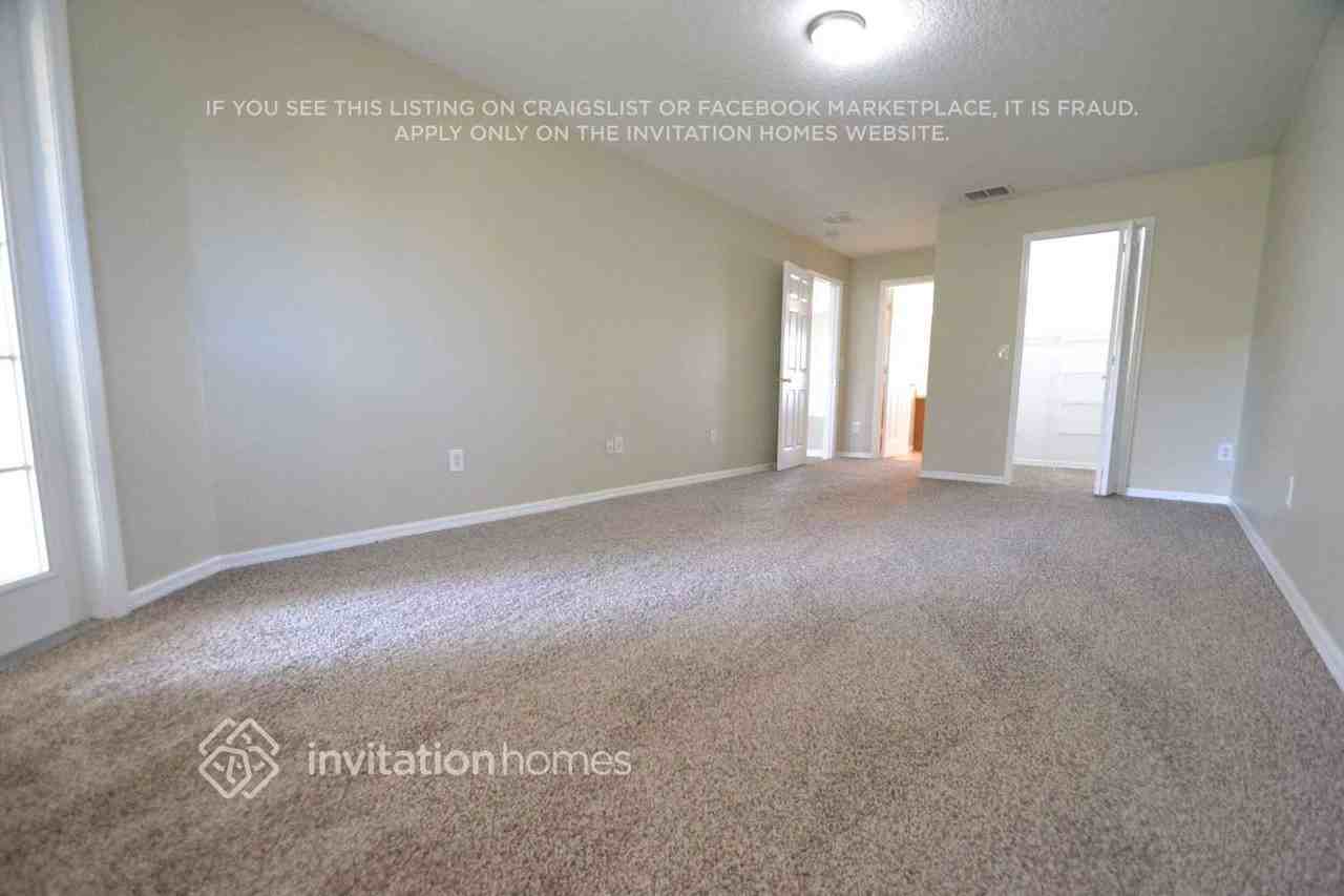 20216 Marlin St - Photo 7 of 13