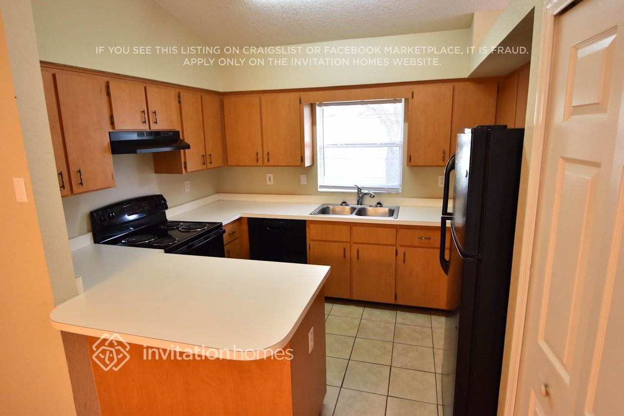 277 Boca Ciega Rd - Photo 3 of 8