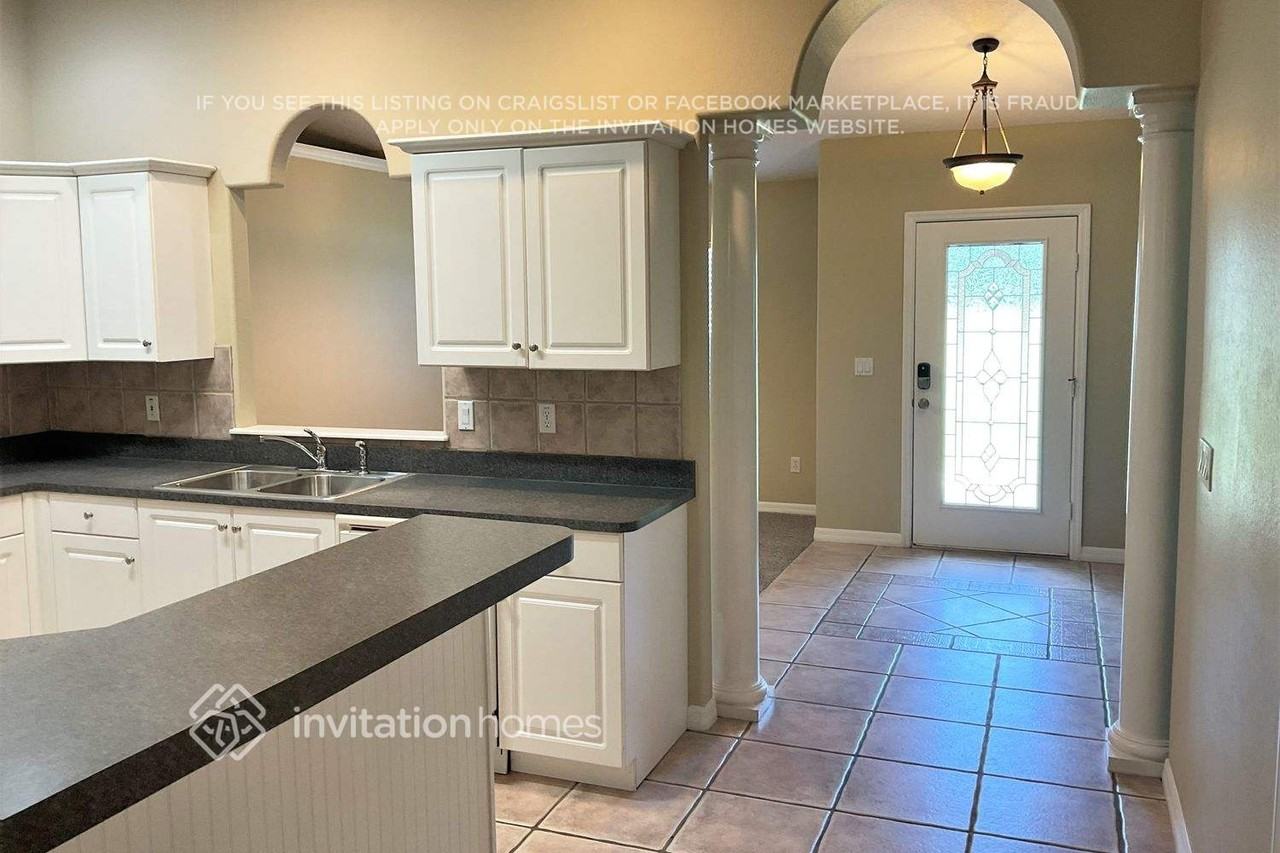 1670 S High St - Photo 5 of 13