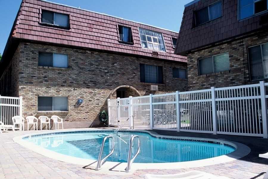 Victoria Canyon Apartments - Photo 2 of 33