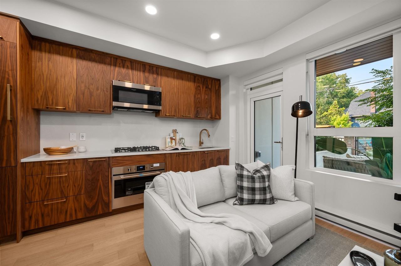 2550 Garden Drive - Photo 2 of 10