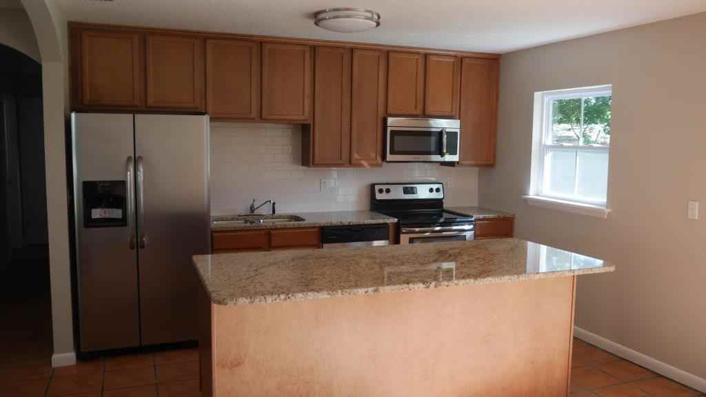 1513 Michigan Ave #1 - Photo 2 of 6