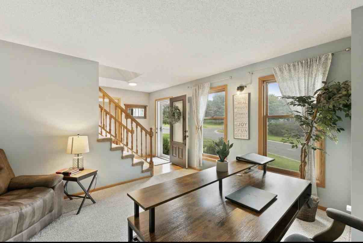 1389 Camelback Dr #1 - Photo 4 of 30