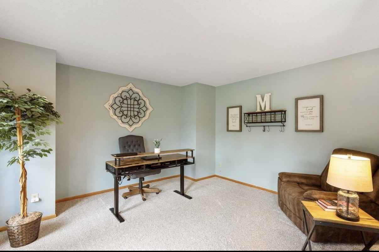 1389 Camelback Dr #1 - Photo 5 of 30