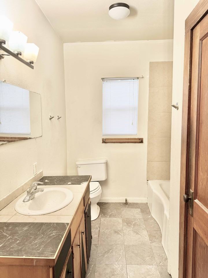 452 Bernardo St #1 - Photo 6 of 11