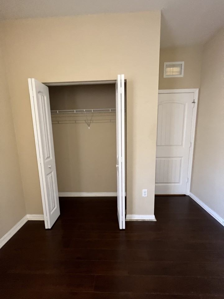 3530 Nw 29th Ct - Photo 7 of 49